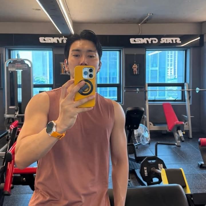 Behind-the-scenes cut of Choi Siwon