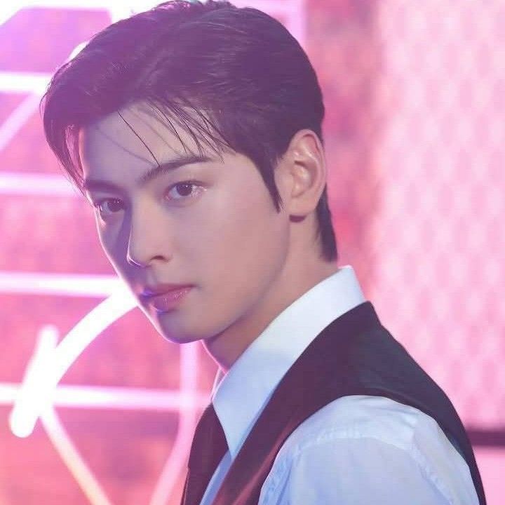 Recent activity shot of Cha Eunwoo