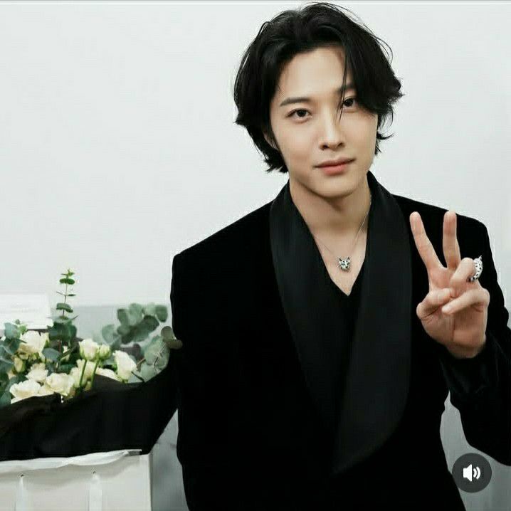 Recent activity shot of Lee Jongwon