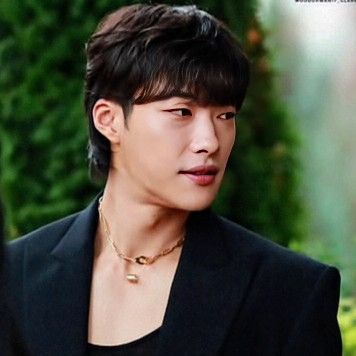 A moment captured by a fan of Woo Dohwan