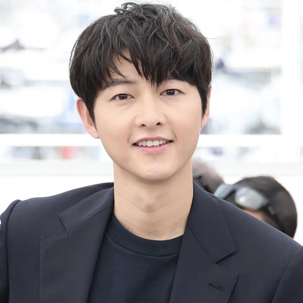 Recent activity shot of Song Joongki