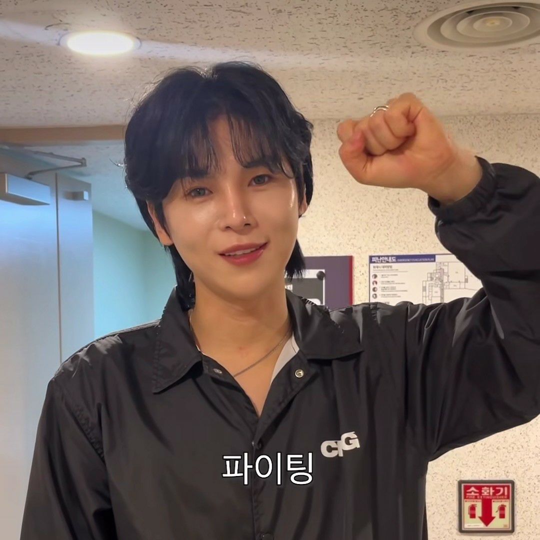 A moment captured by a fan of Kim Junsu (1991)