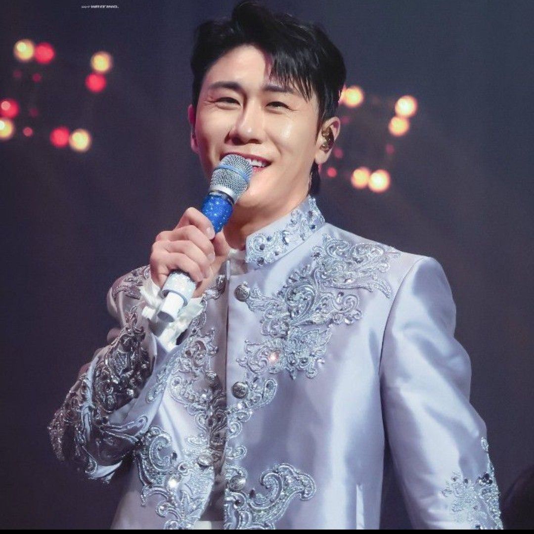 Latest photo of Young Tak