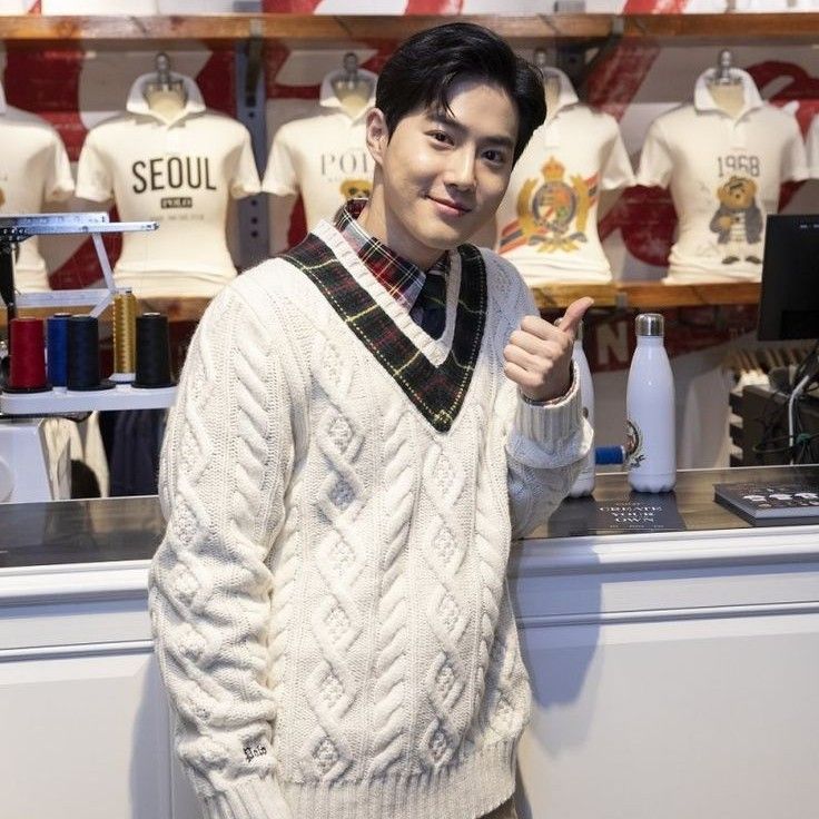 Behind-the-scenes cut of Suho