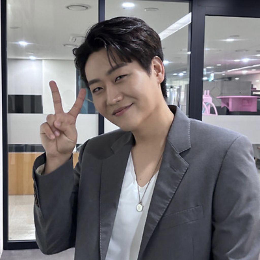 Behind-the-scenes cut of Min Soohyun