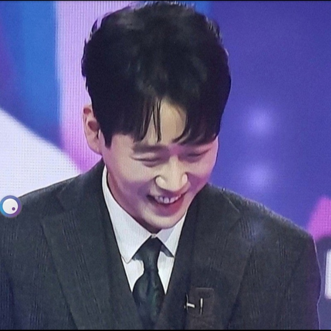 A moment captured by a fan of Hwang Youngwoong