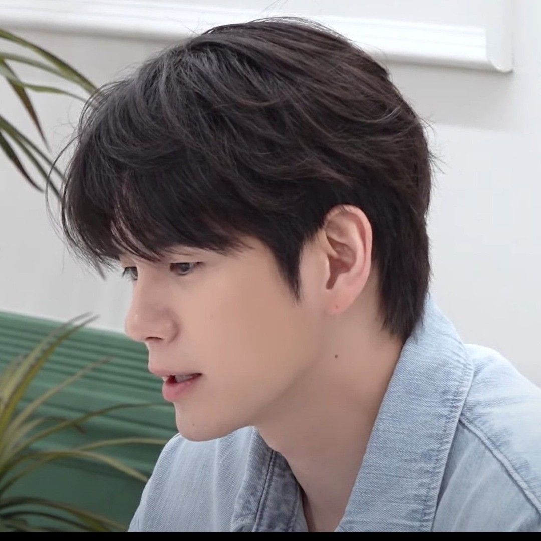 Recent activity shot of Ong Seongwu