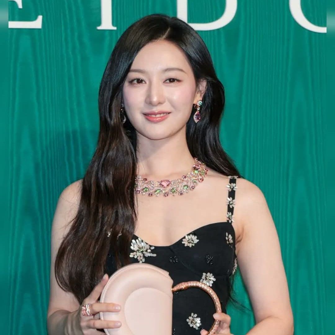 A moment captured by a fan of Kim Jiwon