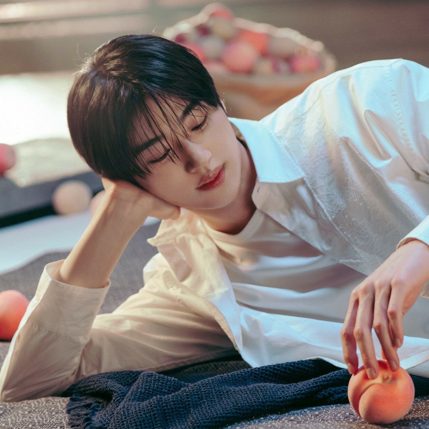 Recent activity shot of Byeon Wooseok