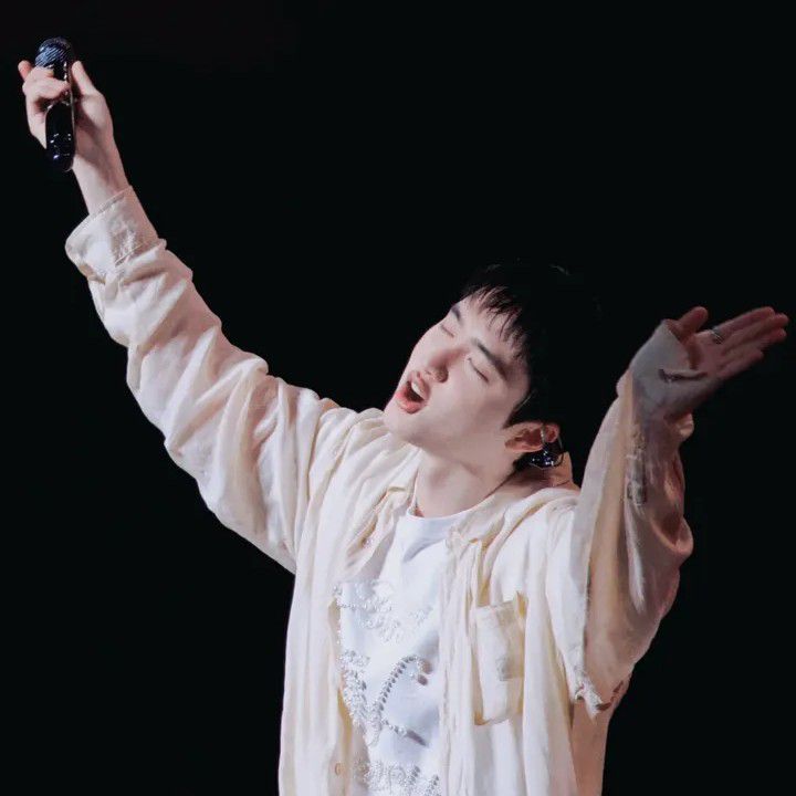 Foto kegiatan terbaru dari Doh Kyungsoo (D.O.)