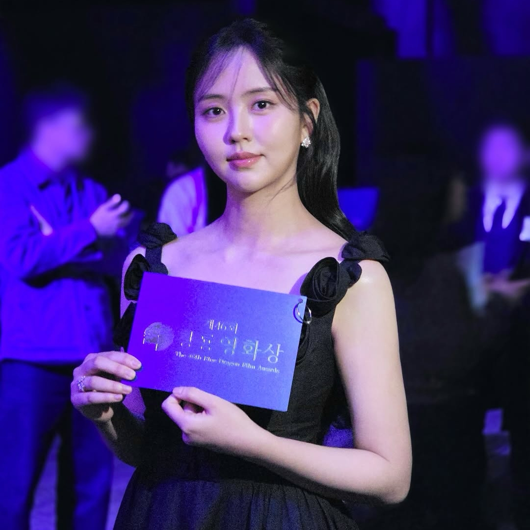 粉丝拍下的金所炫瞬间