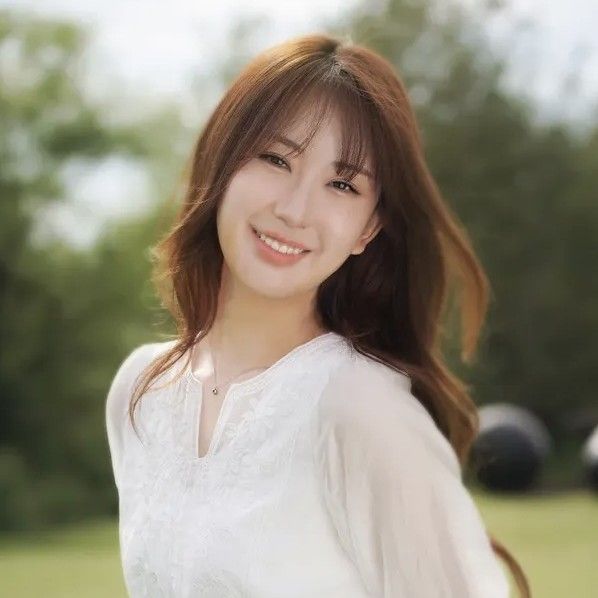 Behind-the-scenes cut of Jeon Yujin