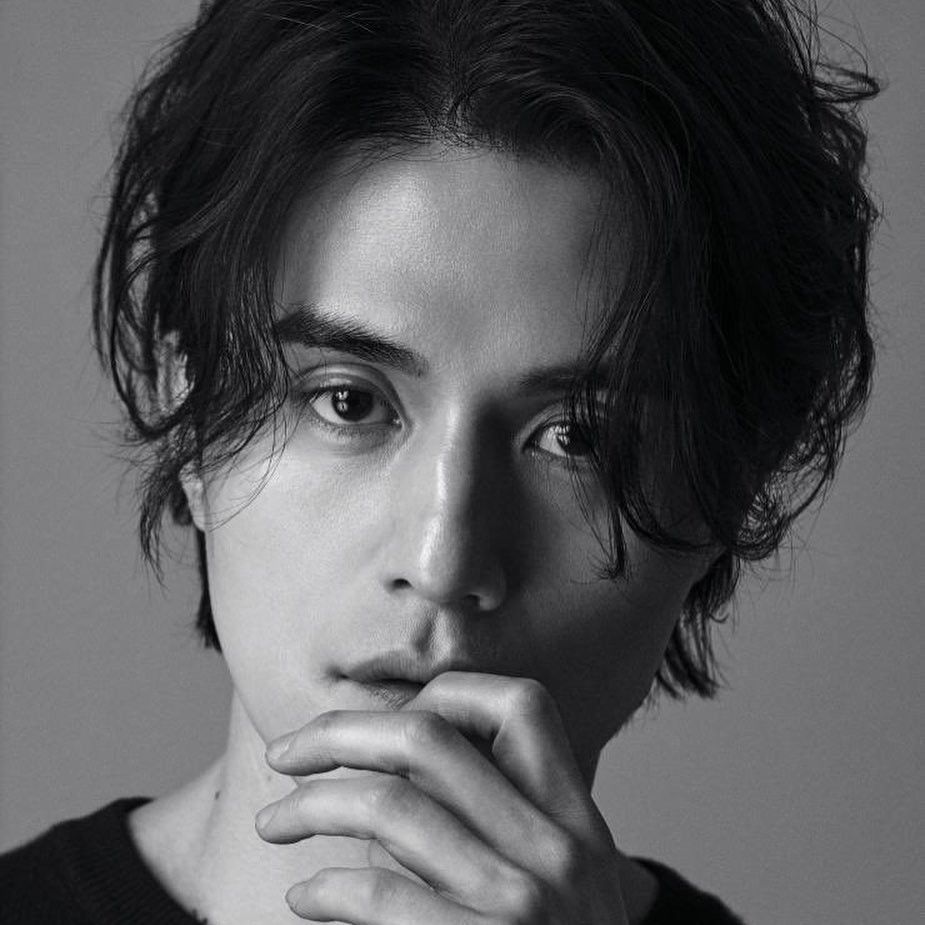 A moment captured by a fan of Lee Dongwook