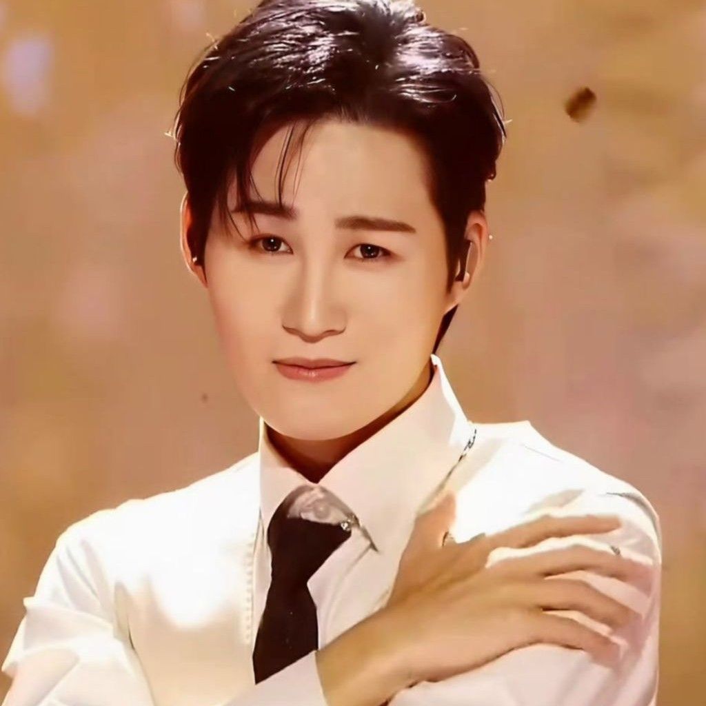 Behind-the-scenes cut of Kim Heejae