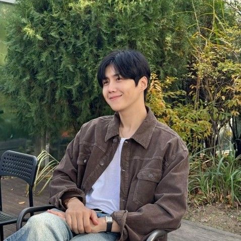 Behind-the-scenes cut of Kim Seonho