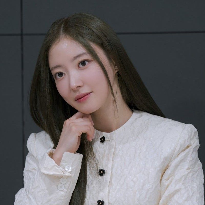 Behind-the-scenes cut of Lee Seyoung