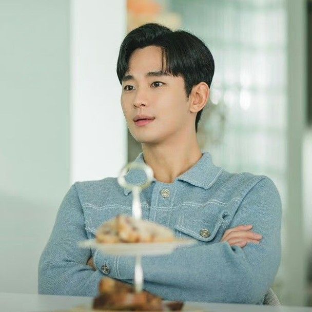 Recent activity shot of Kim Soohyun