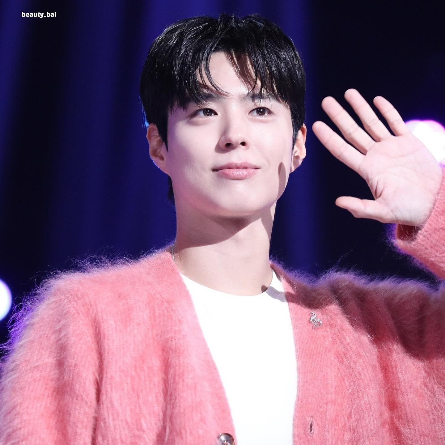 A moment captured by a fan of Park Bogum