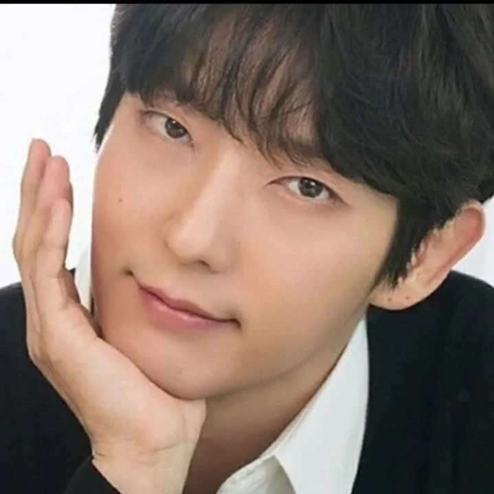 Latest photo of Lee Joongi