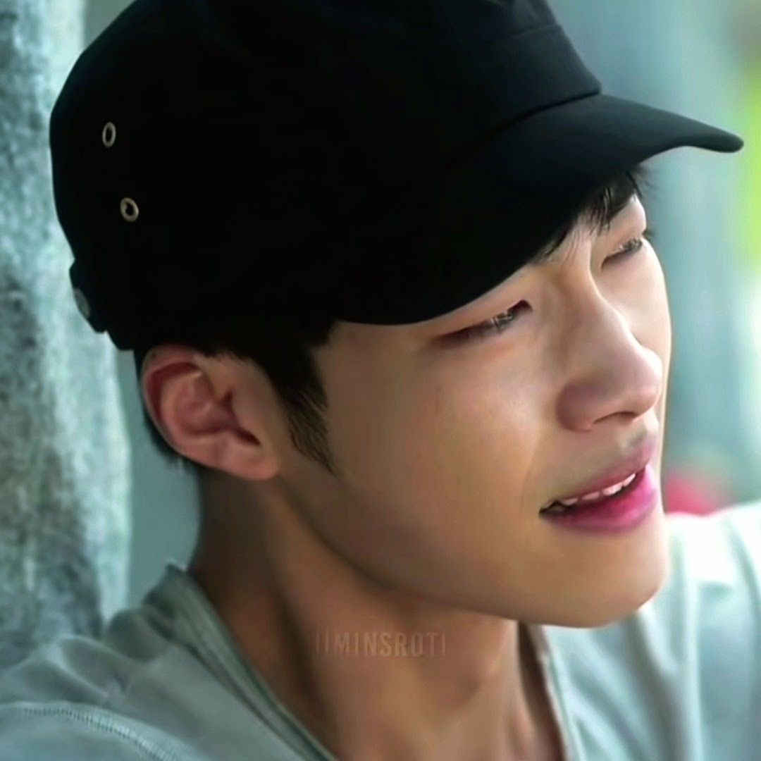A moment captured by a fan of Woo Dohwan