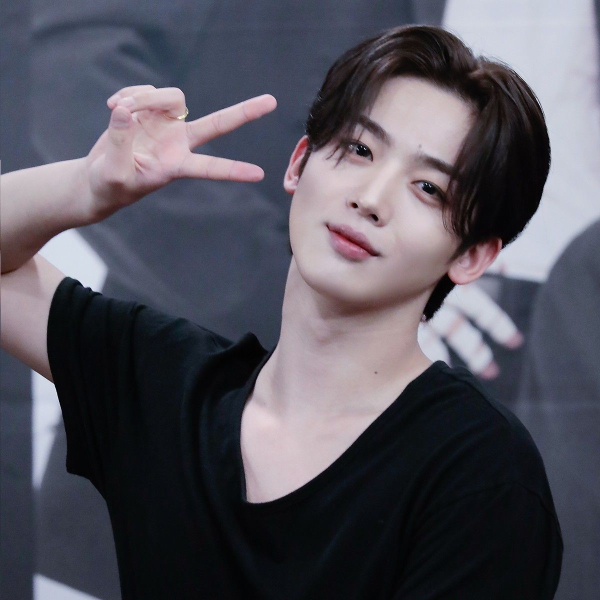 Behind-the-scenes cut of Kim Yohan