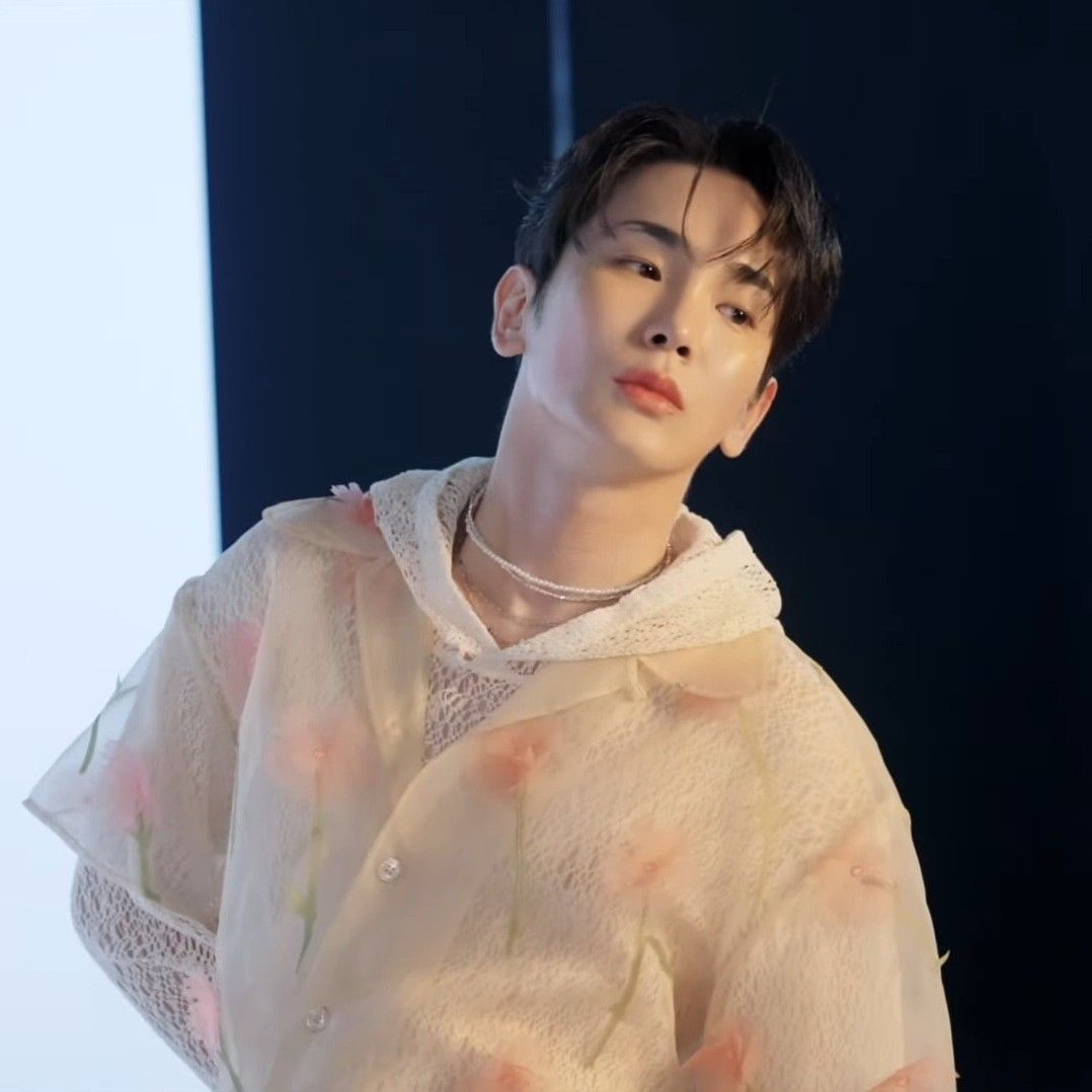 Behind-the-scenes cut of Key