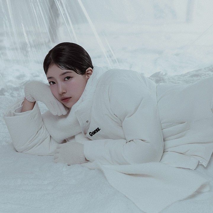 Recent activity shot of Bae Suzy