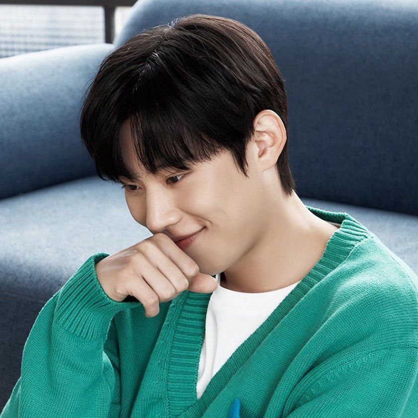 Behind-the-scenes cut of Kim Sungcheol