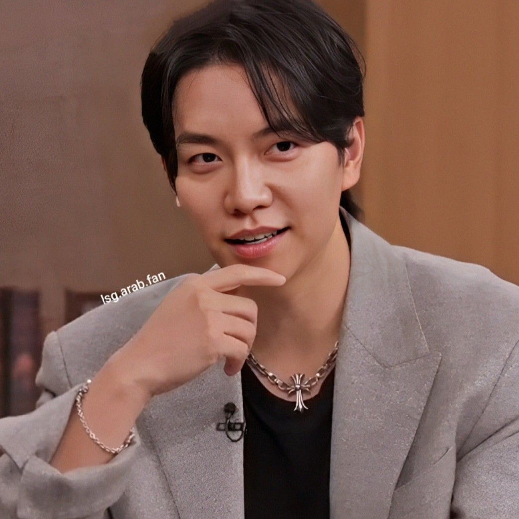 Recent activity shot of Lee Seunggi