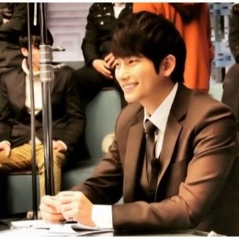 Behind-the-scenes cut of Park Sihoo