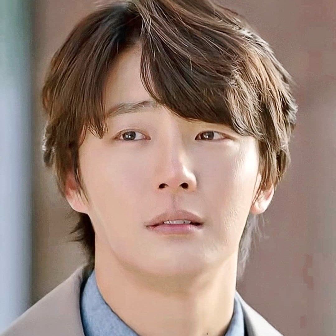 Latest photo of Yoon Shiyoon