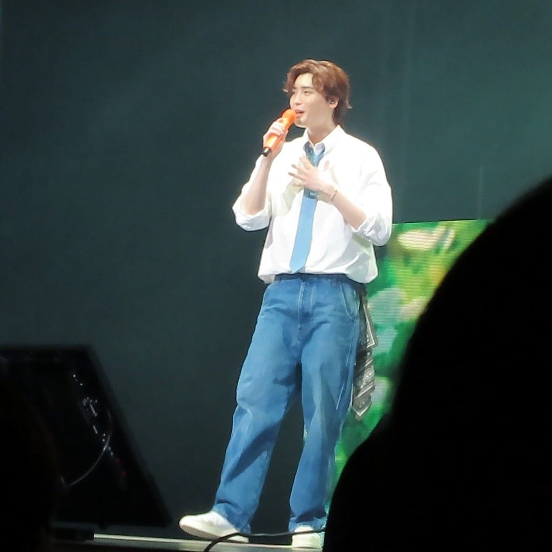Recent activity shot of Lee Jongsuk