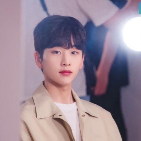 A moment captured by a fan of Kim Yoonwoo