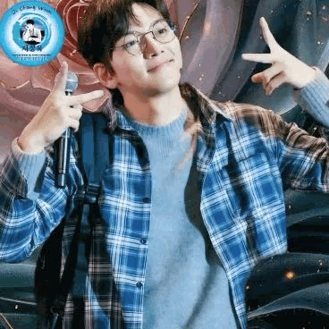 粉絲拍下的池昌旭瞬間