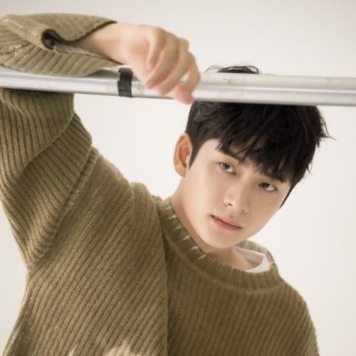 Behind-the-scenes cut of Kang Taeoh