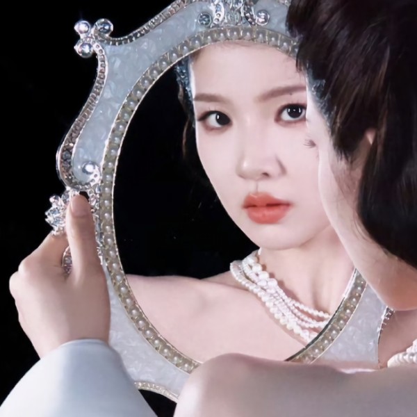 粉丝喜爱的张淼怡人气头像照片