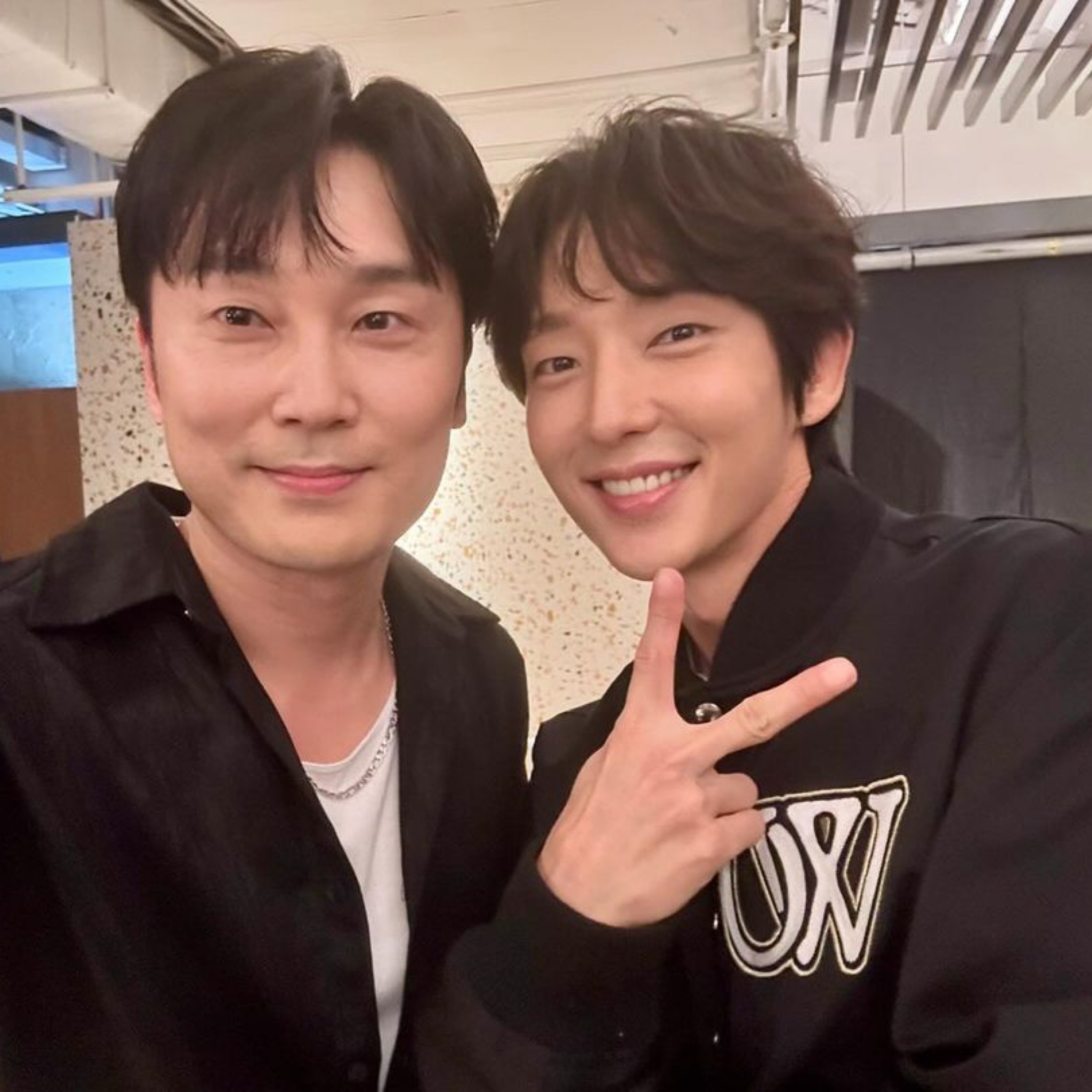 A moment captured by a fan of Lee Joongi