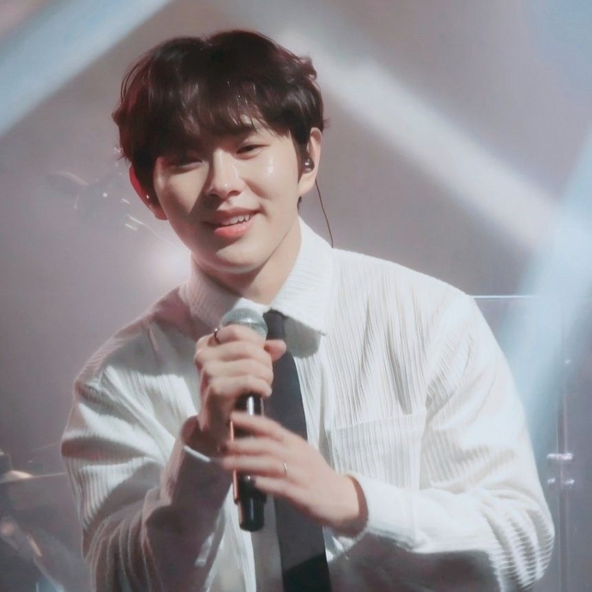 Recent activity shot of Lee Byeongchan