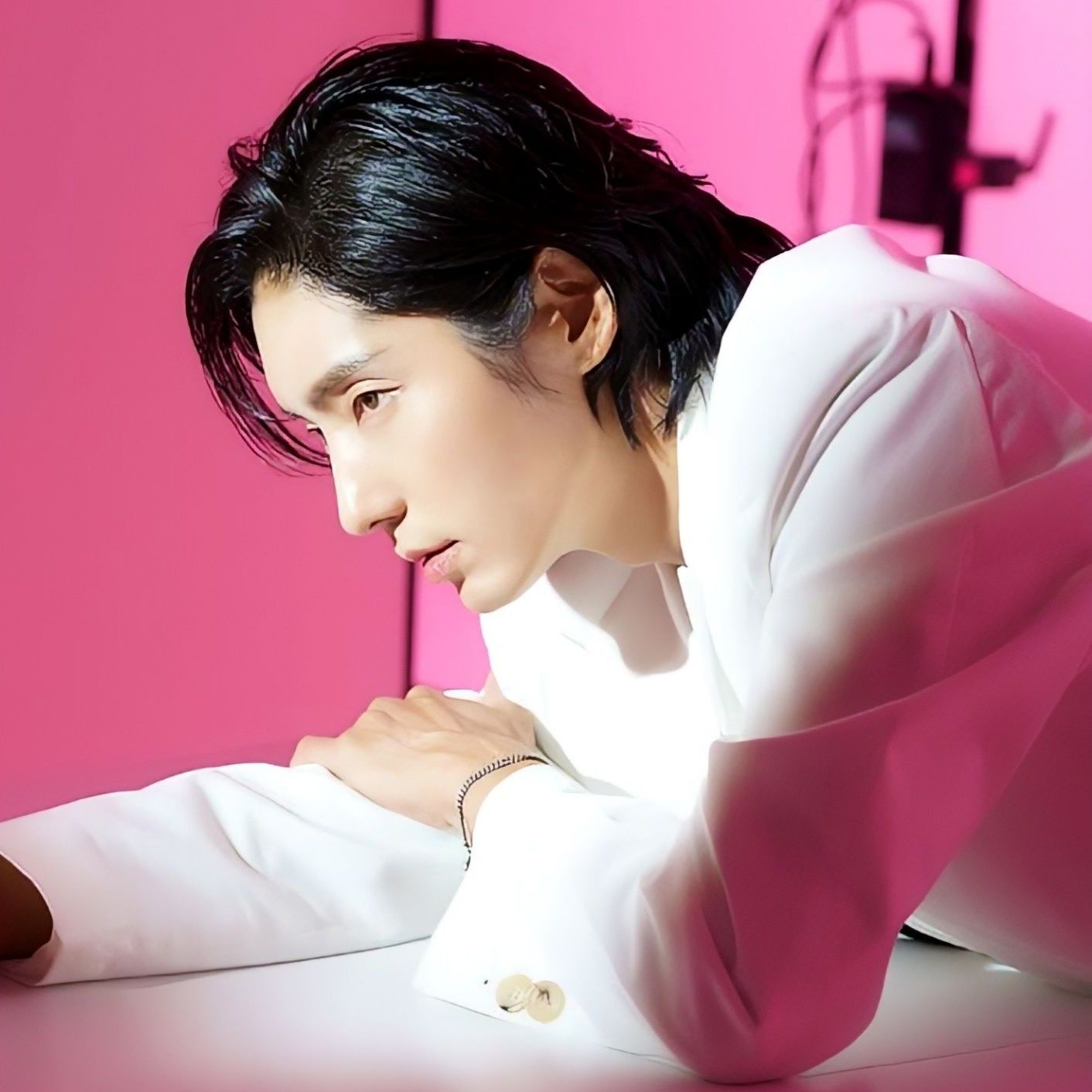 Behind-the-scenes cut of Lee Joongi