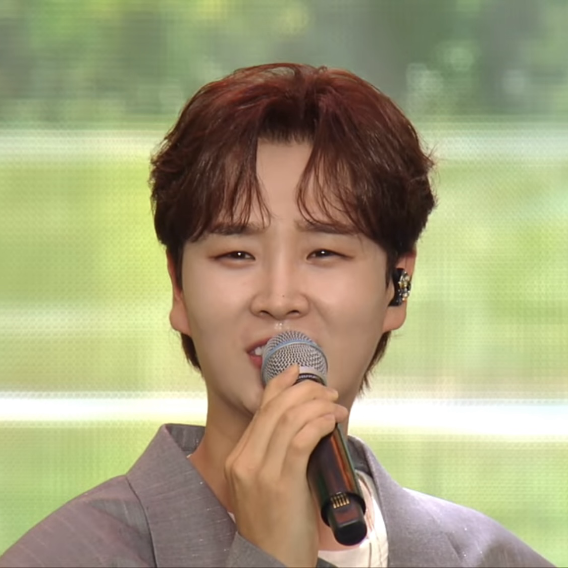 Behind-the-scenes cut of Song Minjun