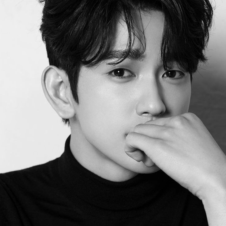 Recent activity shot of Park Jinyoung
