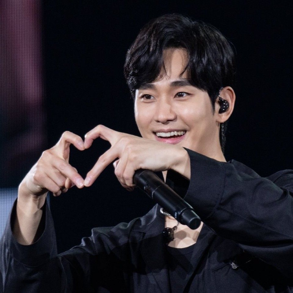 Behind-the-scenes cut of Kim Soohyun