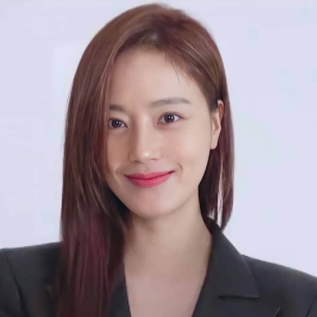 Behind-the-scenes cut of Moon Chaewon