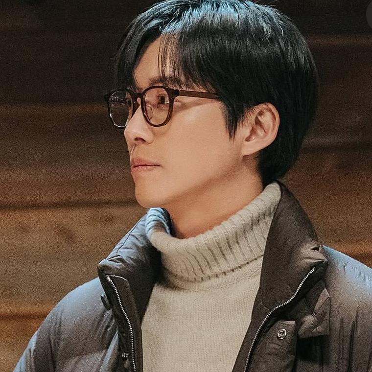 Behind-the-scenes cut of Namkoong Min
