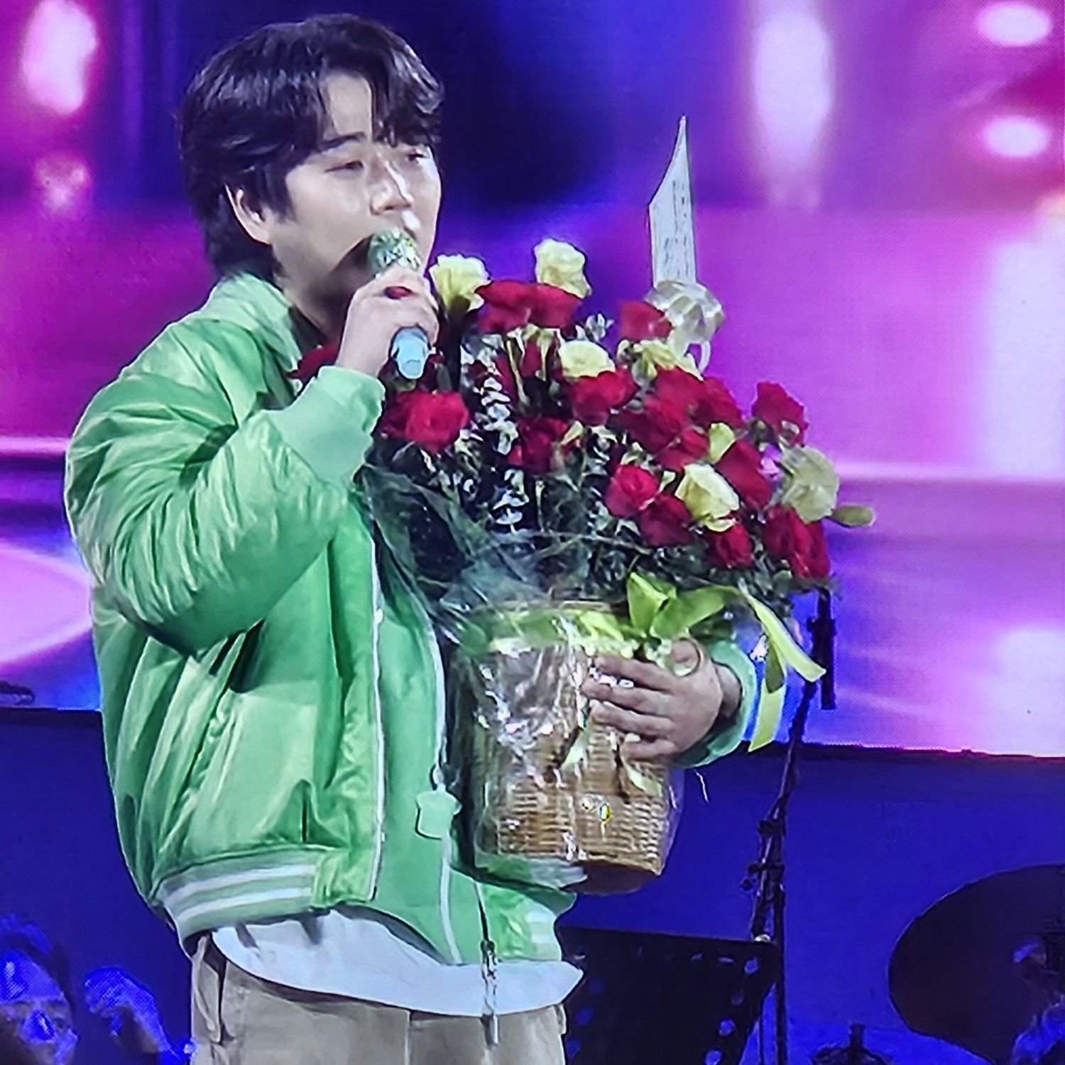 Behind-the-scenes cut of Hwang Youngwoong