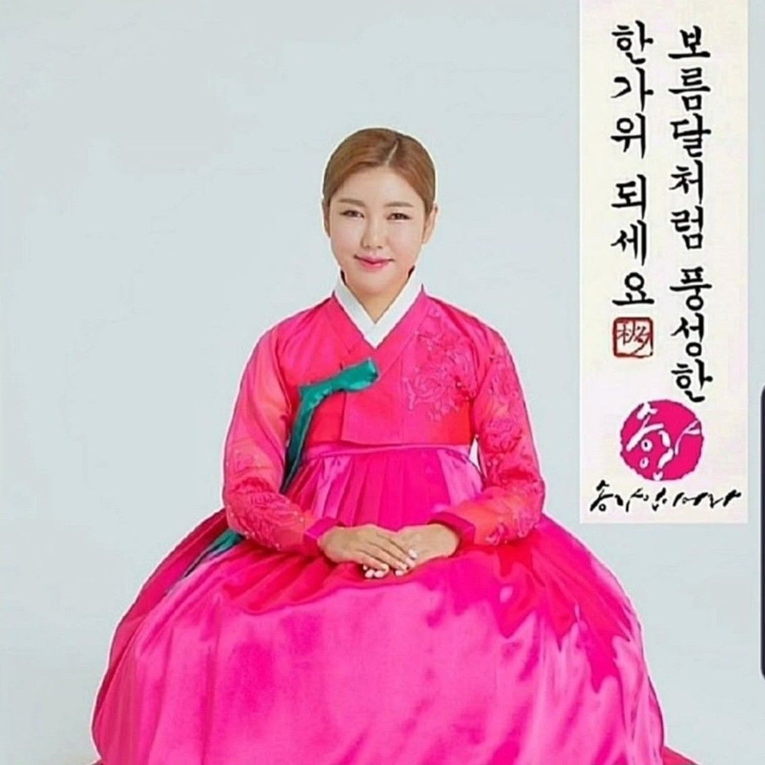 Behind-the-scenes cut of Song Gain