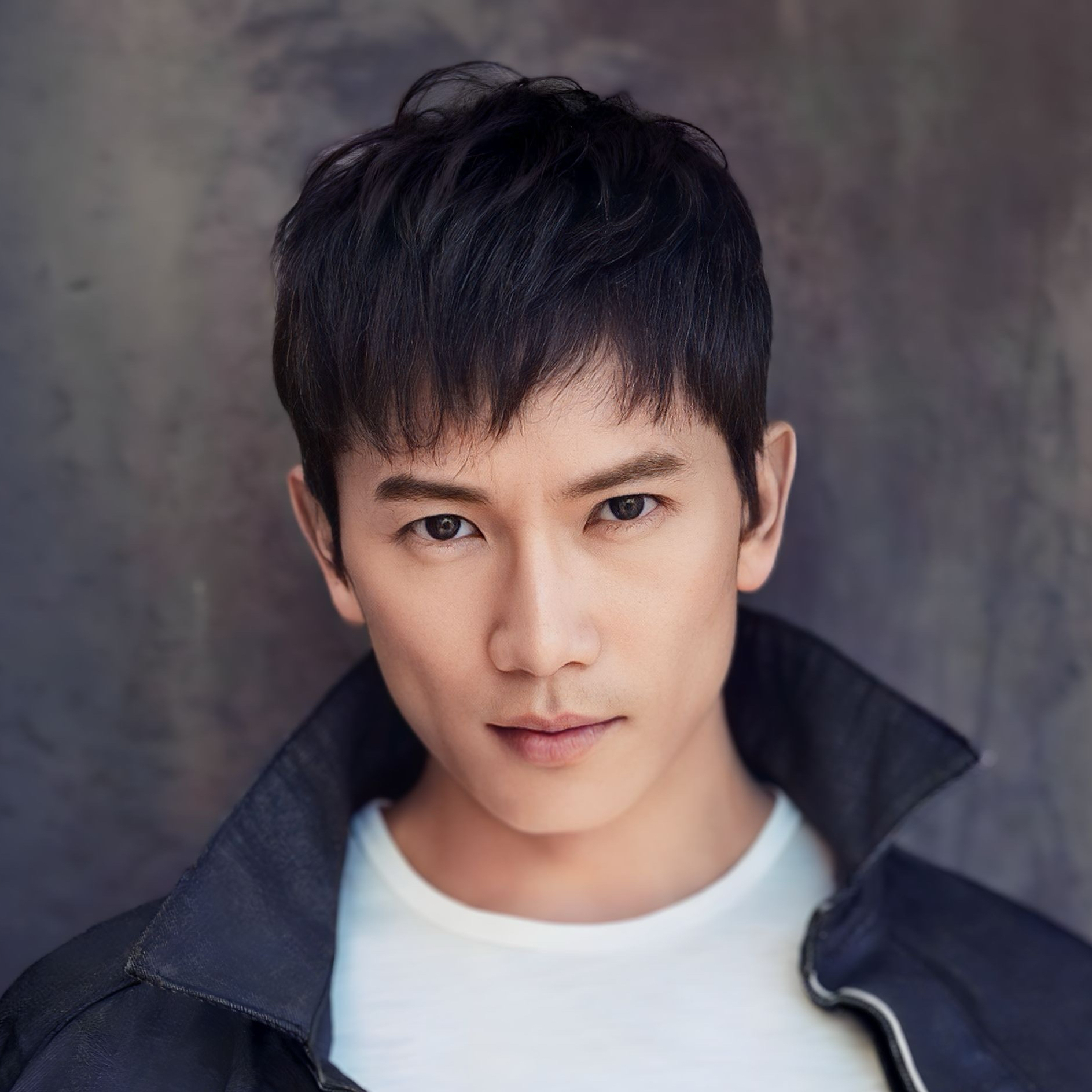 Behind-the-scenes cut of Ji Sung