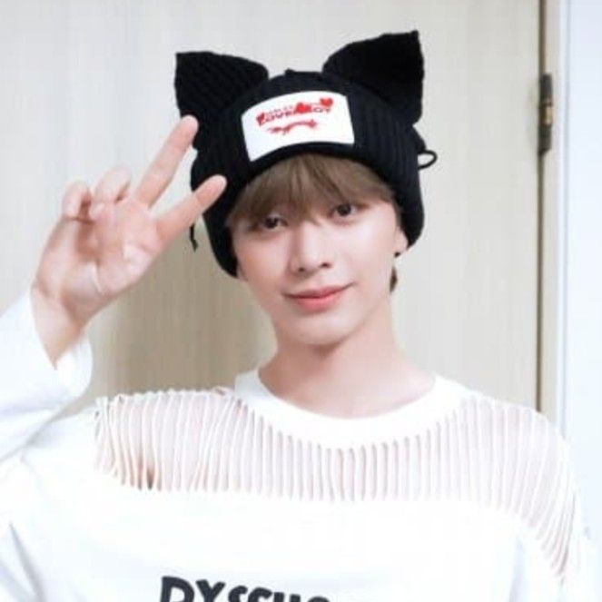 Recent activity shot of Yook Sungjae