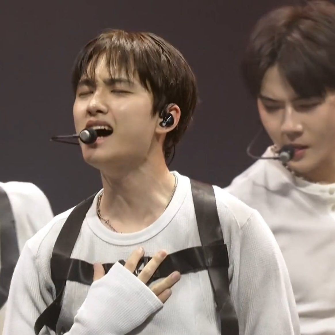 도경수 (디오)의 비하인드 컷