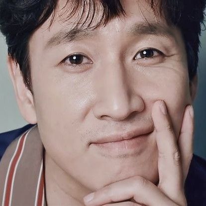 Recent activity shot of Lee Sunkyun